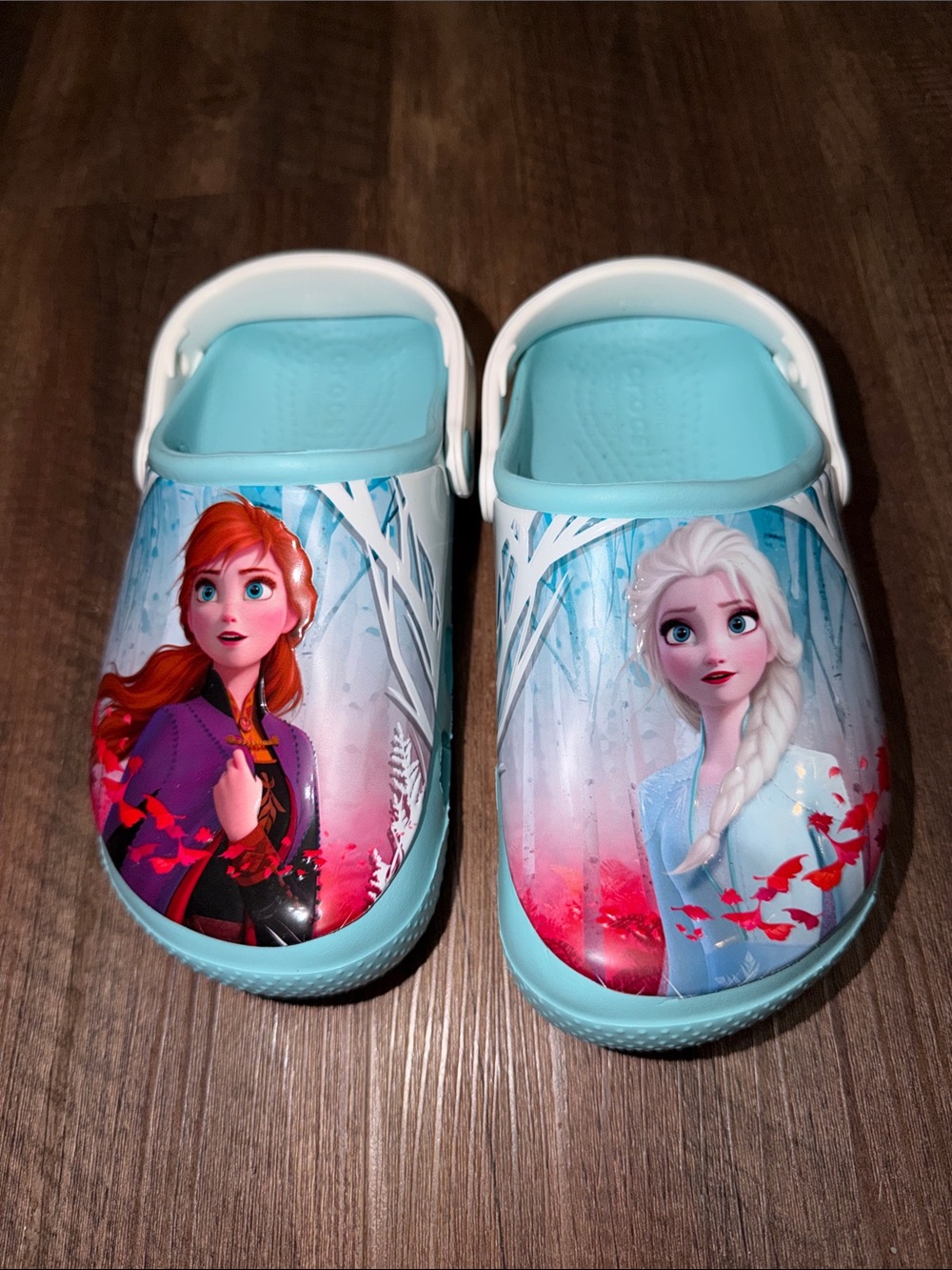 Disney Frozen II Girls CROCS size 1 NWOT